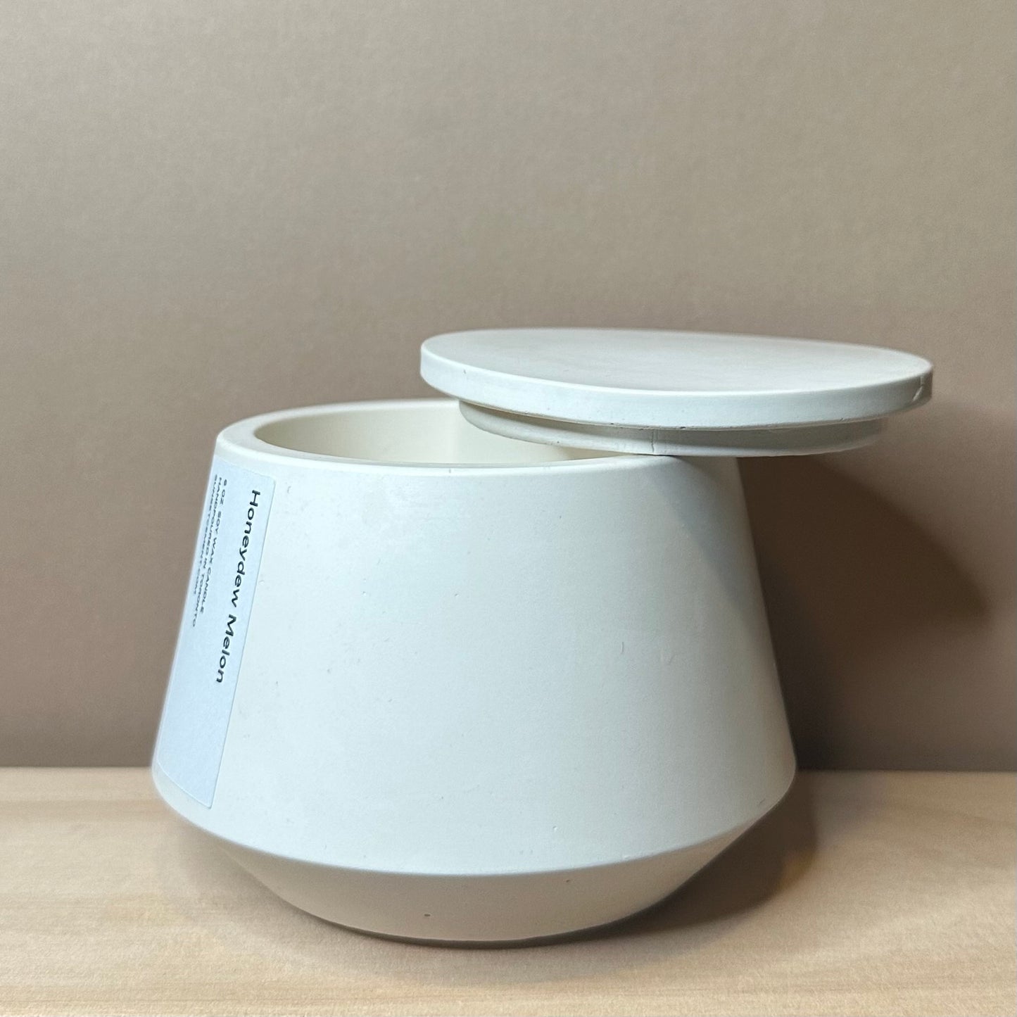Concrete Soy Candle - Honeydew Melon - wood wick