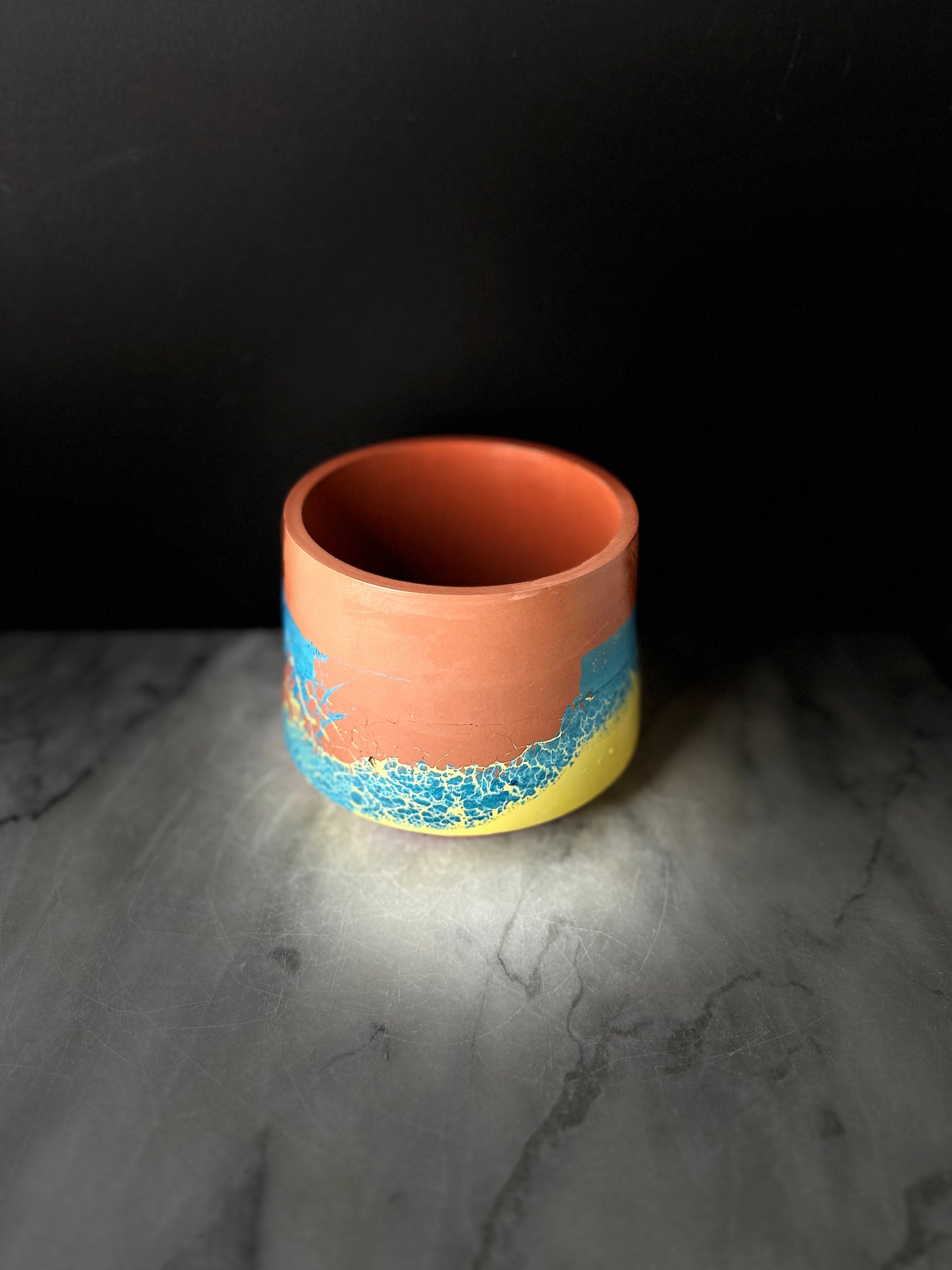 Mexicana Collection - large UFO concrete planter