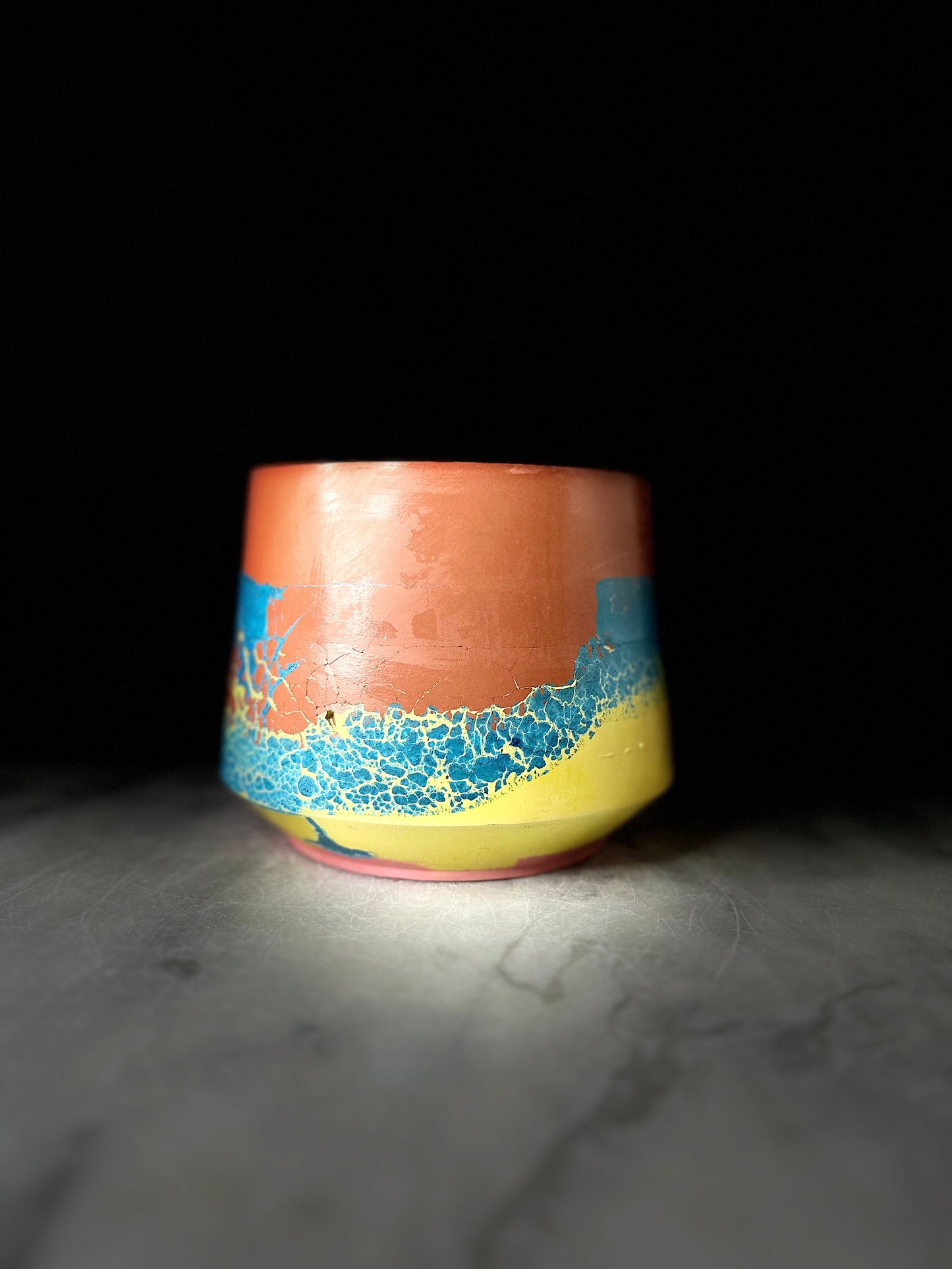 Mexicana Collection - large UFO concrete planter