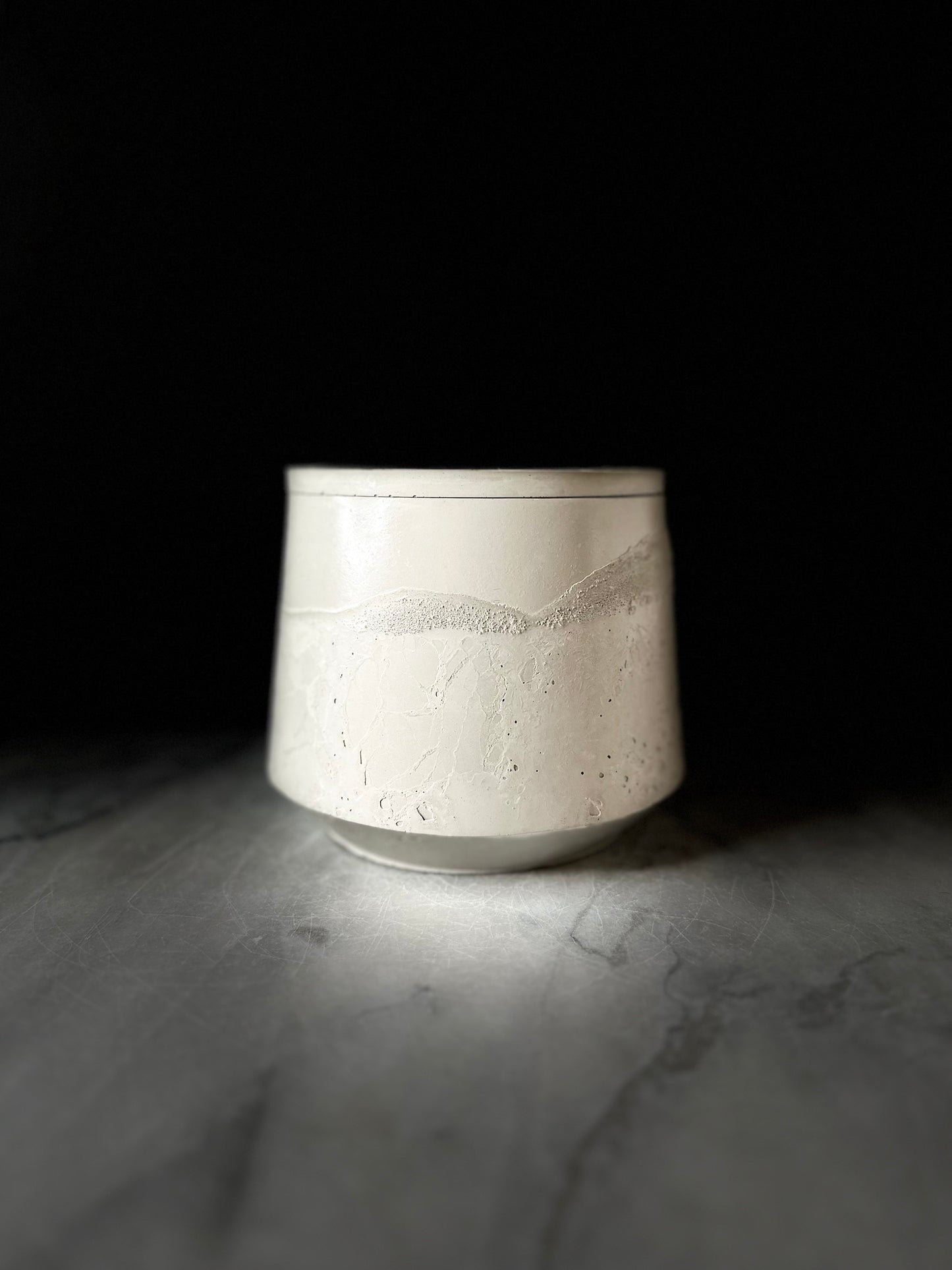 Concrete Storage - large UFO concrete storage with lid