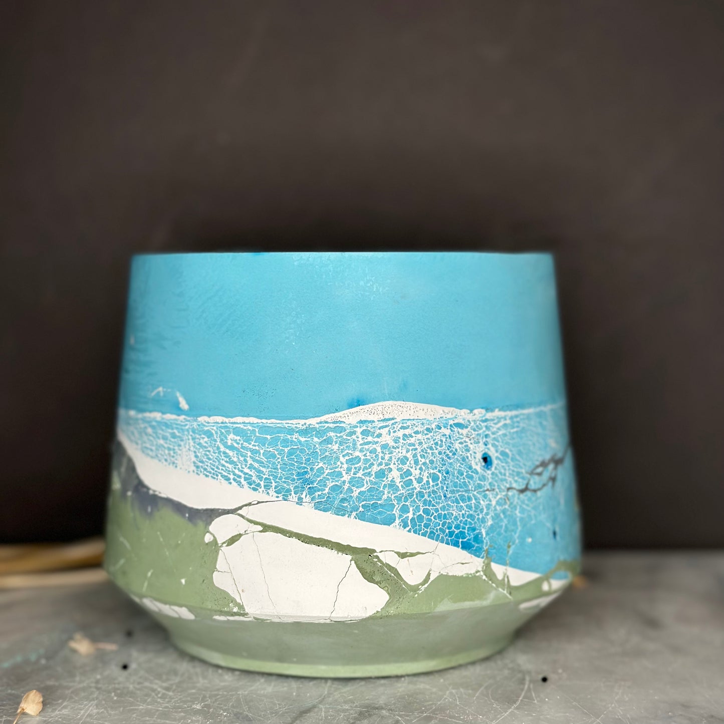Concrete planter - large UFO concrete planter
