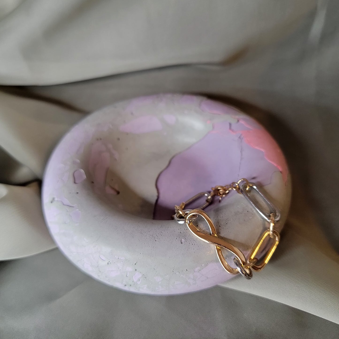 Textured Donut Tray -Concrete jewelry tray